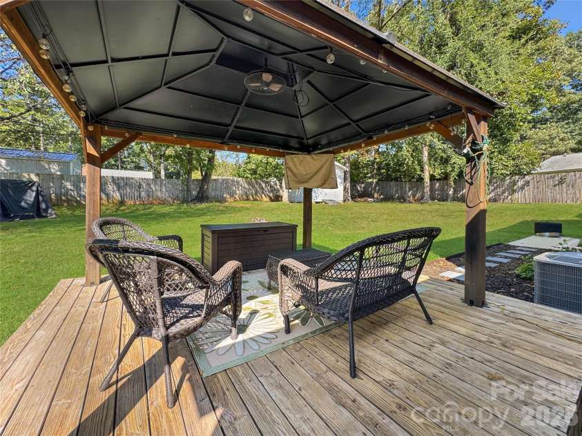 7806 Lobilia Lane, Charlotte, NC 28214.  MLS# CAR4426059, YatesRealty ID 51857. 