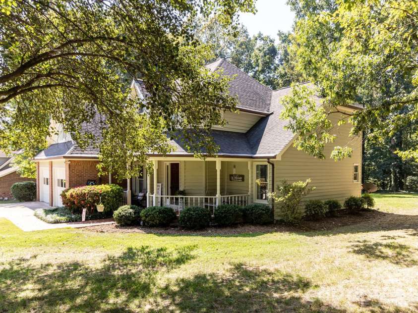 1740 29th Avenue Place, Hickory, NC 28601.  MLS# CAR4426155, YatesRealty ID 51858. 