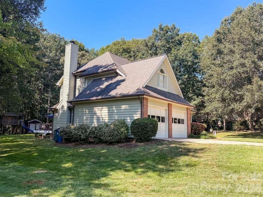 1740 29th Avenue Place, Hickory, NC 28601.  MLS# CAR4426155, YatesRealty ID 51858. 
