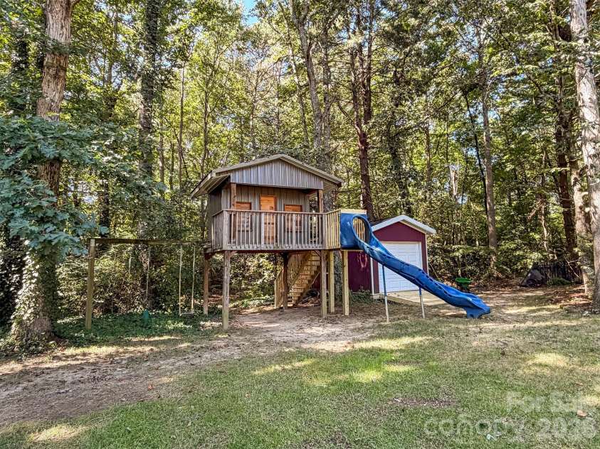 1740 29th Avenue Place, Hickory, NC 28601.  MLS# CAR4426155, YatesRealty ID 51858. 