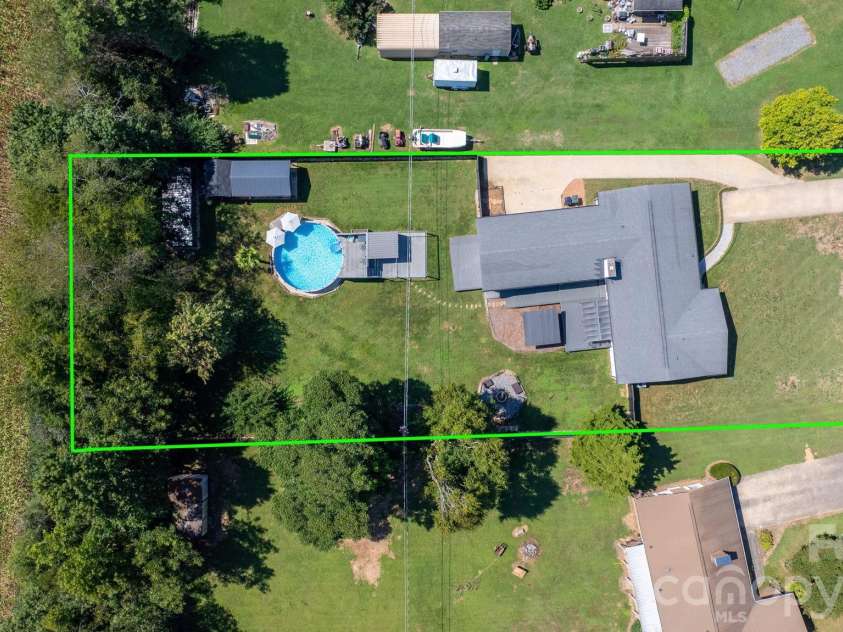5795 Valley Field Road, Hickory, NC 28602.  MLS# CAR4416732, YatesRealty ID 51859. 