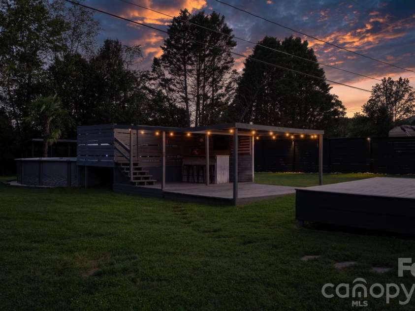 5795 Valley Field Road, Hickory, NC 28602.  MLS# CAR4416732, YatesRealty ID 51859. 