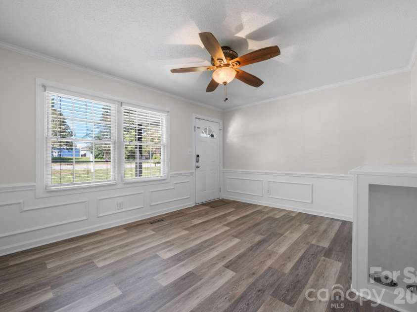 5795 Valley Field Road, Hickory, NC 28602.  MLS# CAR4416732, YatesRealty ID 51859. 