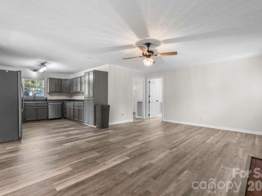 5795 Valley Field Road, Hickory, NC 28602.  MLS# CAR4416732, YatesRealty ID 51859. 