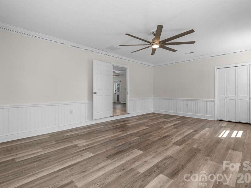 5795 Valley Field Road, Hickory, NC 28602.  MLS# CAR4416732, YatesRealty ID 51859. 
