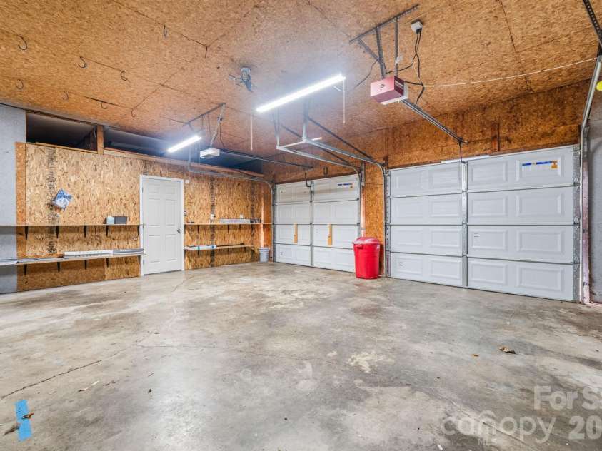5795 Valley Field Road, Hickory, NC 28602.  MLS# CAR4416732, YatesRealty ID 51859. 