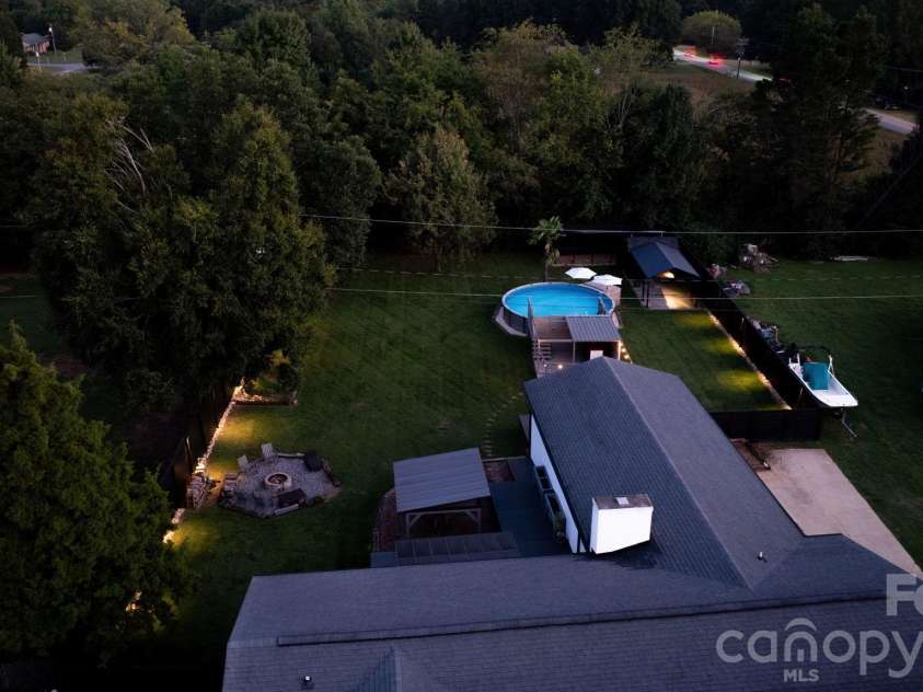 5795 Valley Field Road, Hickory, NC 28602.  MLS# CAR4416732, YatesRealty ID 51859. 