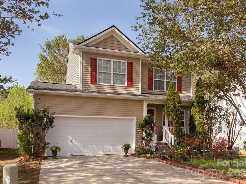 5127 Fernhill Drive, Charlotte, NC 28217.  MLS# CAR4243775, YatesRealty ID 5186. 