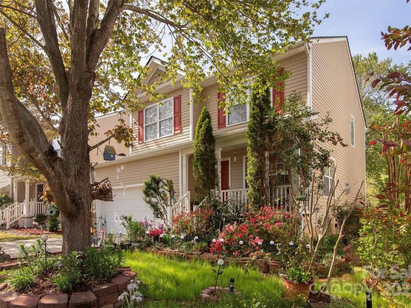 5127 Fernhill Drive, Charlotte, NC 28217.  MLS# CAR4243775, YatesRealty ID 5186. 