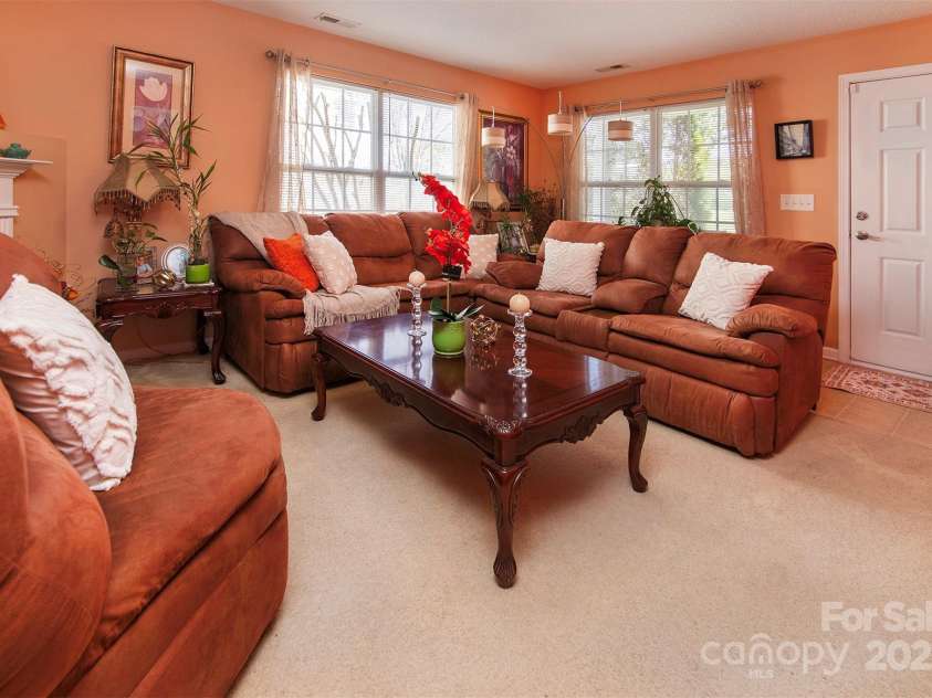 5127 Fernhill Drive, Charlotte, NC 28217.  MLS# CAR4243775, YatesRealty ID 5186. 