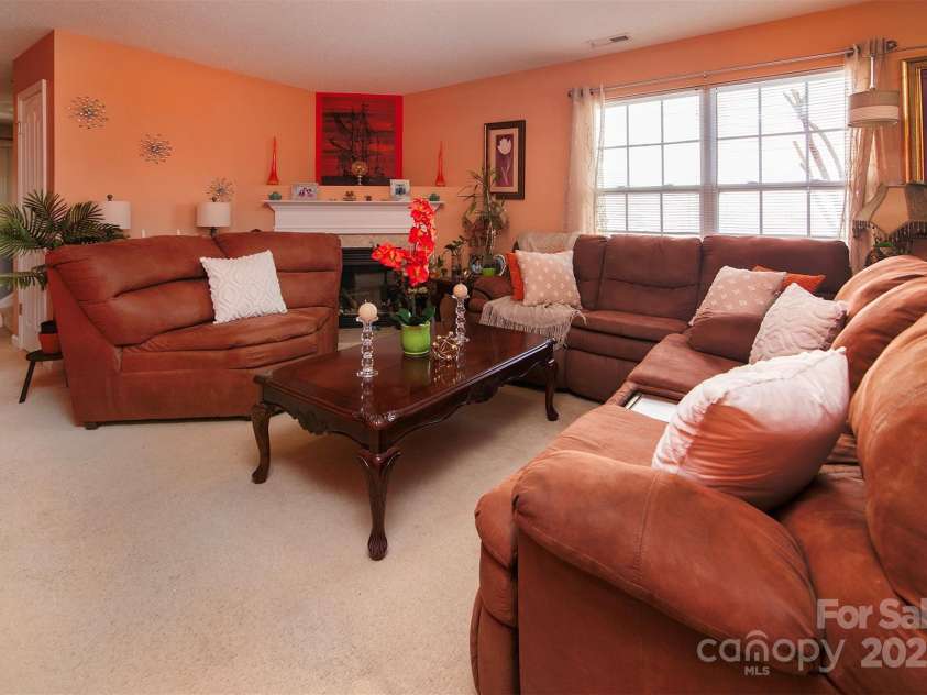 5127 Fernhill Drive, Charlotte, NC 28217.  MLS# CAR4243775, YatesRealty ID 5186. 