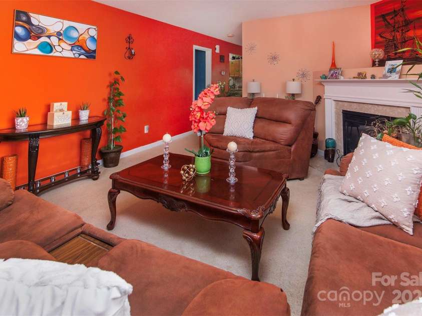 5127 Fernhill Drive, Charlotte, NC 28217.  MLS# CAR4243775, YatesRealty ID 5186. 