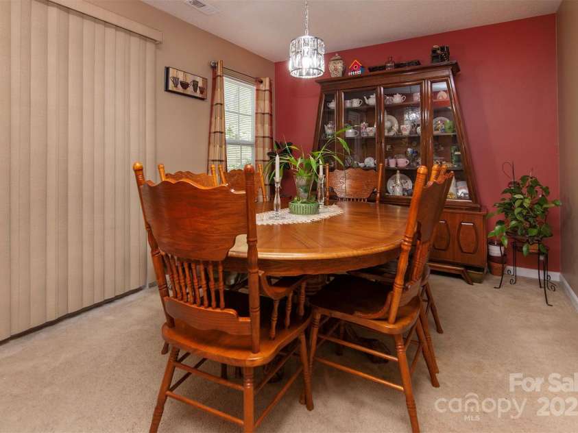 5127 Fernhill Drive, Charlotte, NC 28217.  MLS# CAR4243775, YatesRealty ID 5186. 