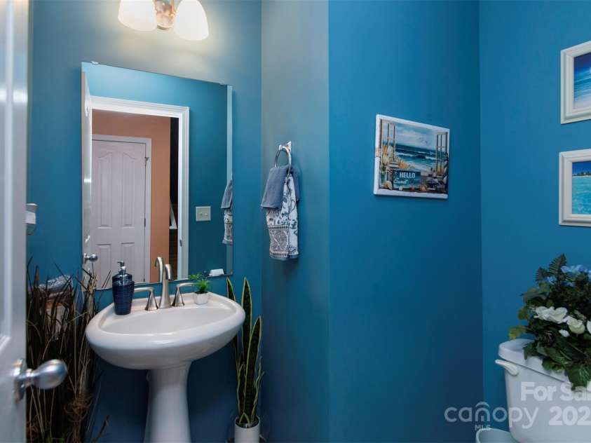 5127 Fernhill Drive, Charlotte, NC 28217.  MLS# CAR4243775, YatesRealty ID 5186. 