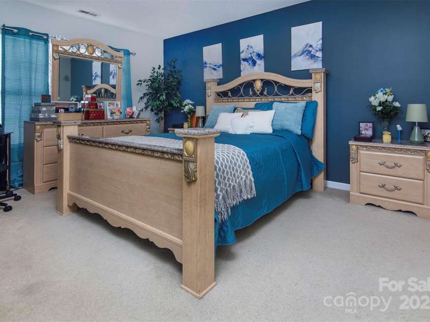 5127 Fernhill Drive, Charlotte, NC 28217.  MLS# CAR4243775, YatesRealty ID 5186. 