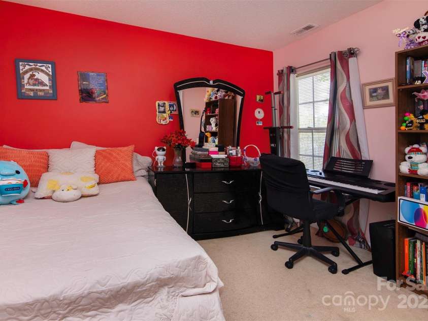 5127 Fernhill Drive, Charlotte, NC 28217.  MLS# CAR4243775, YatesRealty ID 5186. 