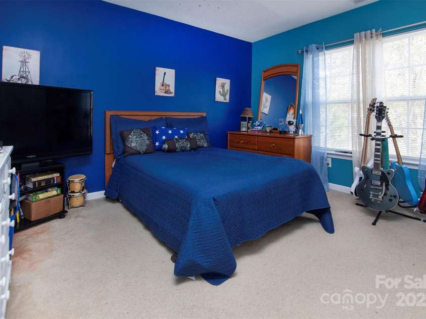 5127 Fernhill Drive, Charlotte, NC 28217.  MLS# CAR4243775, YatesRealty ID 5186. 