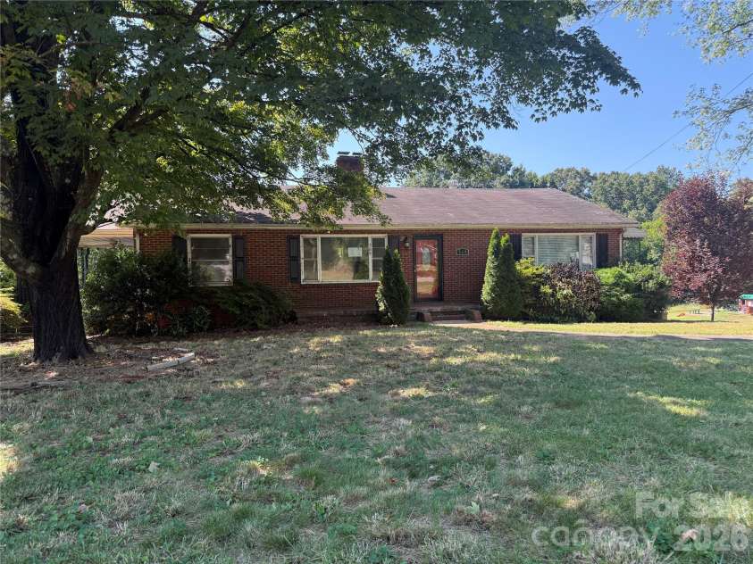 369 Monticello Road, Statesville, NC 28625.  MLS# CAR4425636, YatesRealty ID 51861. 