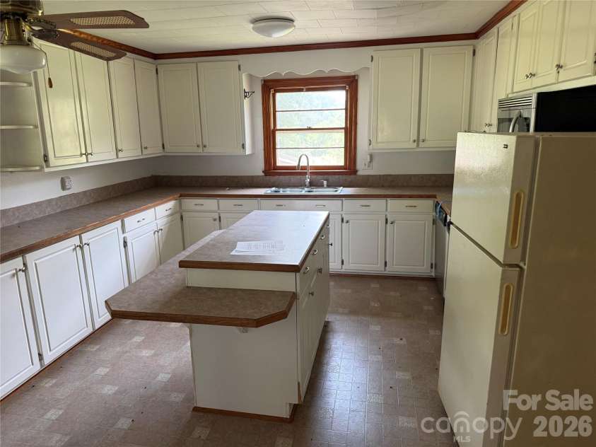 369 Monticello Road, Statesville, NC 28625.  MLS# CAR4425636, YatesRealty ID 51861. 