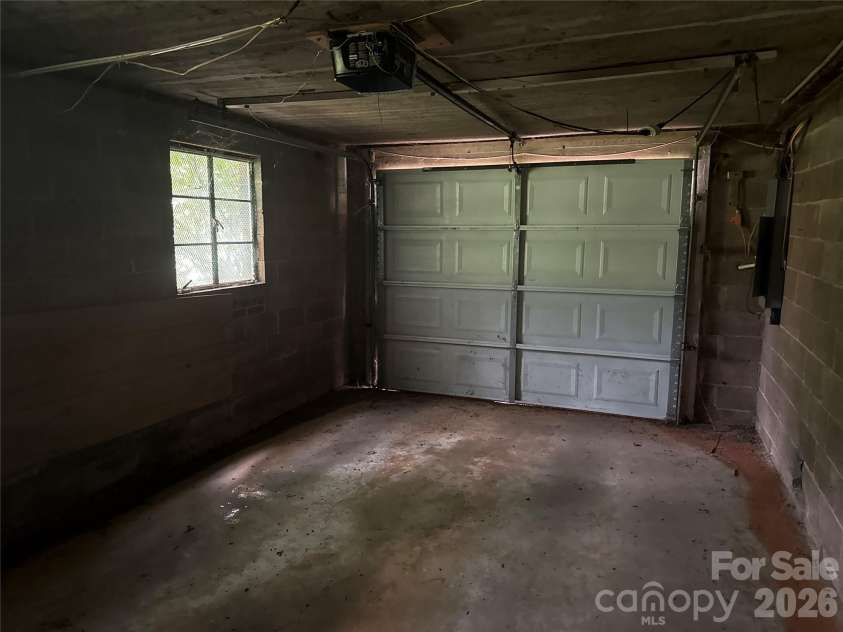 369 Monticello Road, Statesville, NC 28625.  MLS# CAR4425636, YatesRealty ID 51861. 