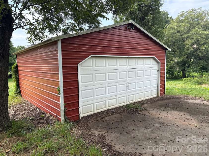 369 Monticello Road, Statesville, NC 28625.  MLS# CAR4425636, YatesRealty ID 51861. 