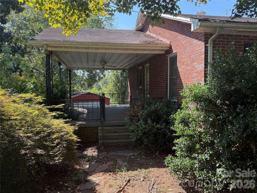 369 Monticello Road, Statesville, NC 28625.  MLS# CAR4425636, YatesRealty ID 51861. 