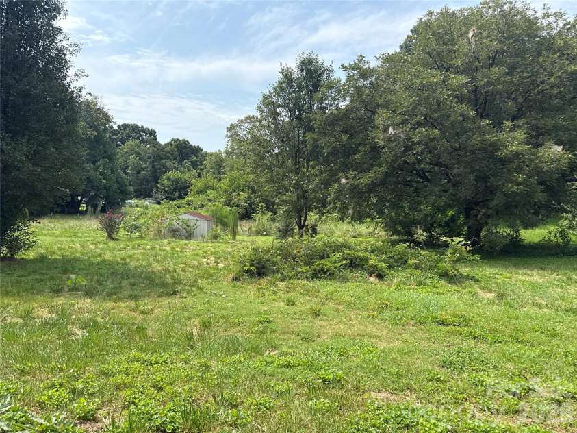 369 Monticello Road, Statesville, NC 28625.  MLS# CAR4425636, YatesRealty ID 51861. 