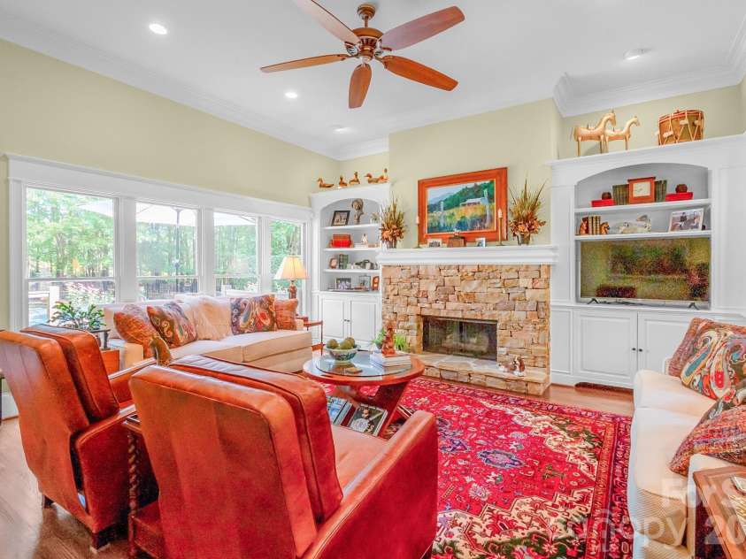 121 Seabury Drive, Mooresville, NC 28117.  MLS# CAR4426437, YatesRealty ID 51862. 