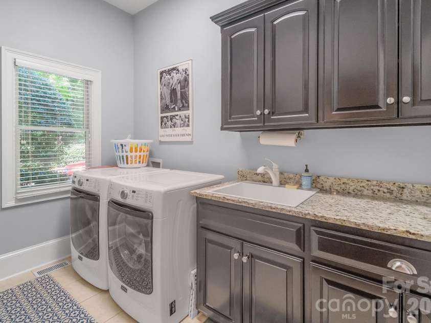 121 Seabury Drive, Mooresville, NC 28117.  MLS# CAR4426437, YatesRealty ID 51862. 