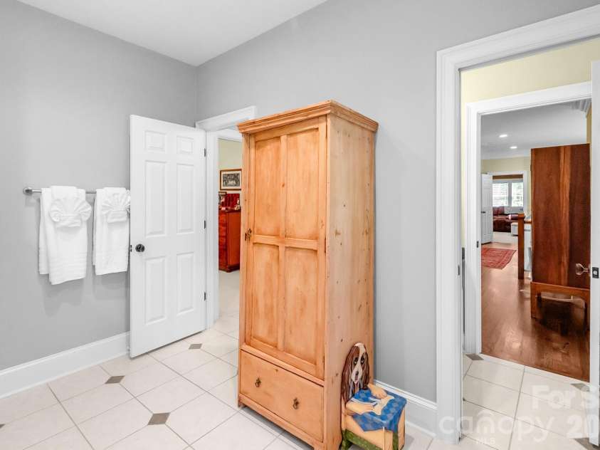 121 Seabury Drive, Mooresville, NC 28117.  MLS# CAR4426437, YatesRealty ID 51862. 