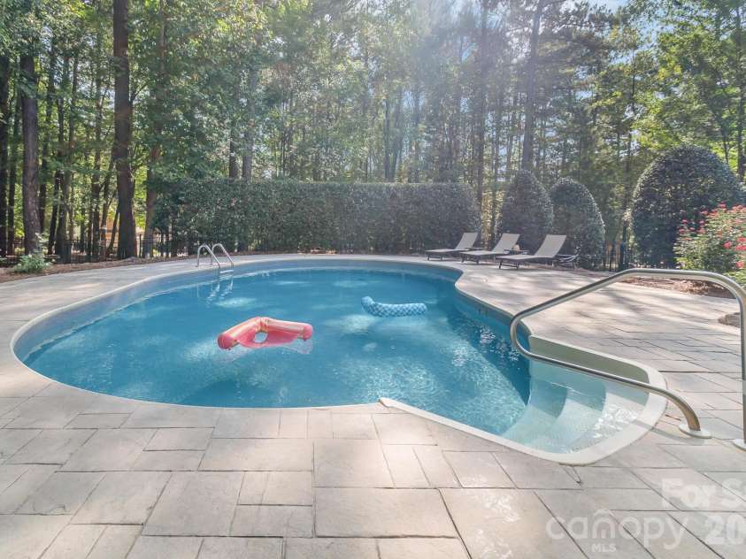 121 Seabury Drive, Mooresville, NC 28117.  MLS# CAR4426437, YatesRealty ID 51862. 