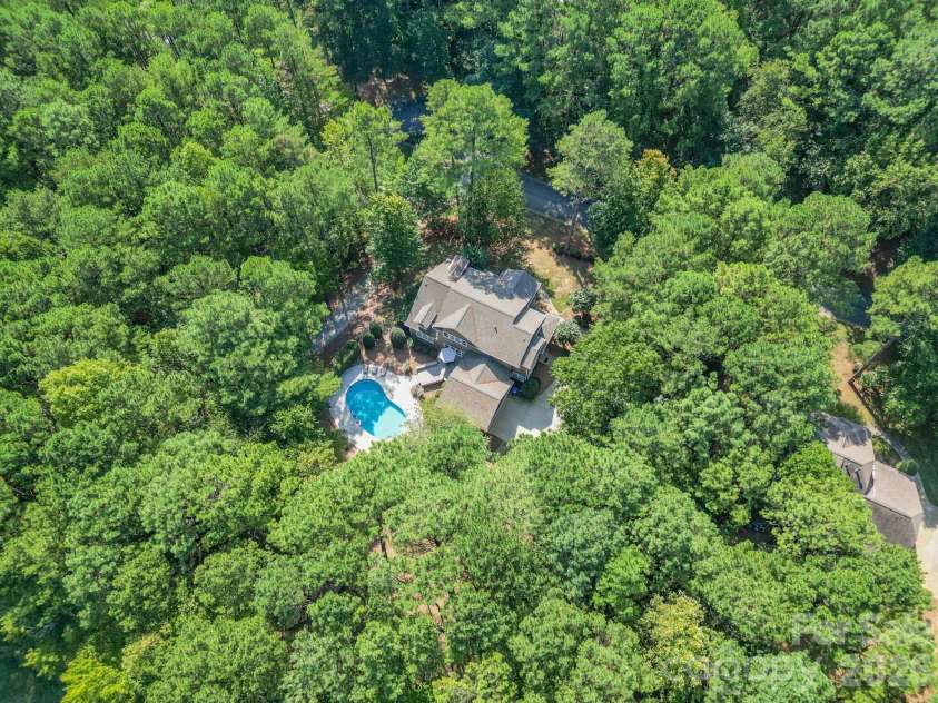 121 Seabury Drive, Mooresville, NC 28117.  MLS# CAR4426437, YatesRealty ID 51862. 