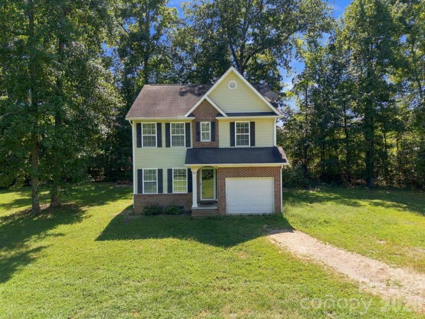 207 Aceland Circle, Salisbury, NC 28146.  MLS# CAR4425873, YatesRealty ID 51865. 