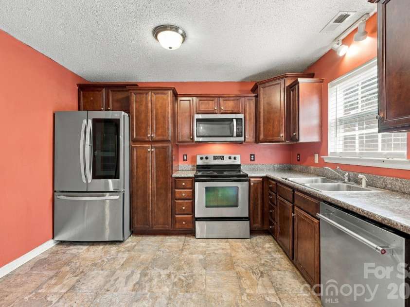 207 Aceland Circle, Salisbury, NC 28146.  MLS# CAR4425873, YatesRealty ID 51865. 