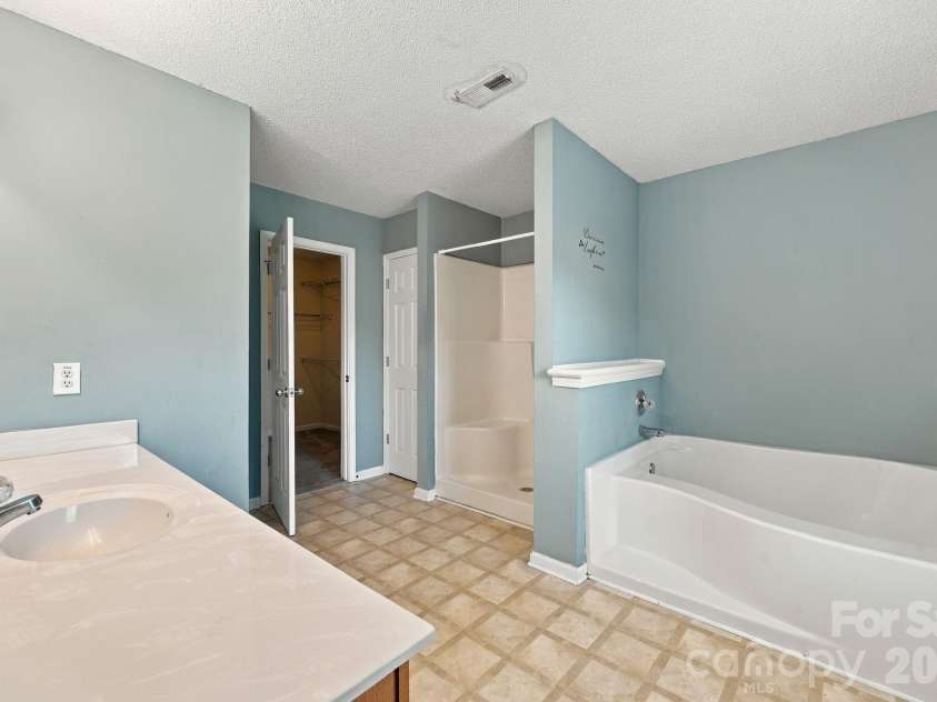 207 Aceland Circle, Salisbury, NC 28146.  MLS# CAR4425873, YatesRealty ID 51865. 
