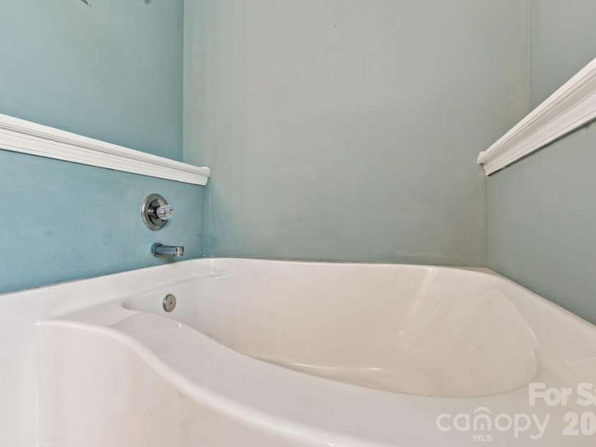 207 Aceland Circle, Salisbury, NC 28146.  MLS# CAR4425873, YatesRealty ID 51865. 