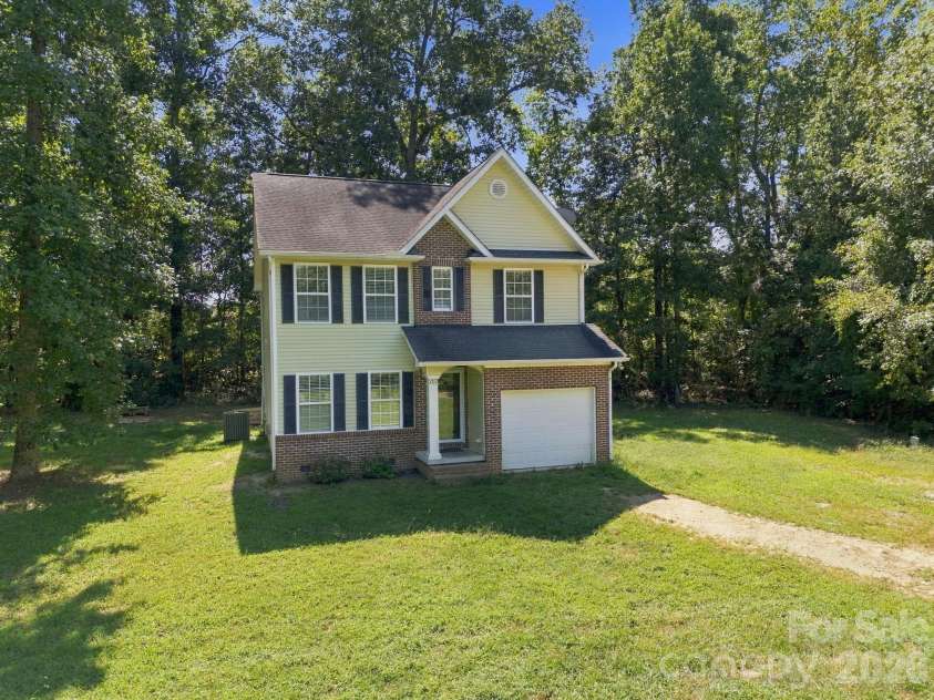 207 Aceland Circle, Salisbury, NC 28146.  MLS# CAR4425873, YatesRealty ID 51865. 