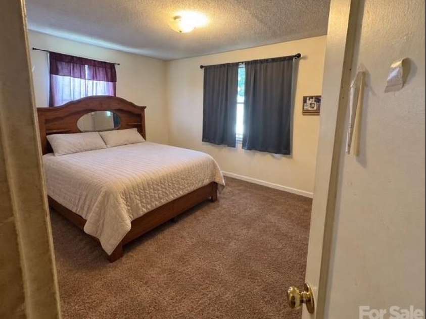 131 Wyatt Street, Asheville, NC 28803.  MLS# CAR4426449, YatesRealty ID 51866. 