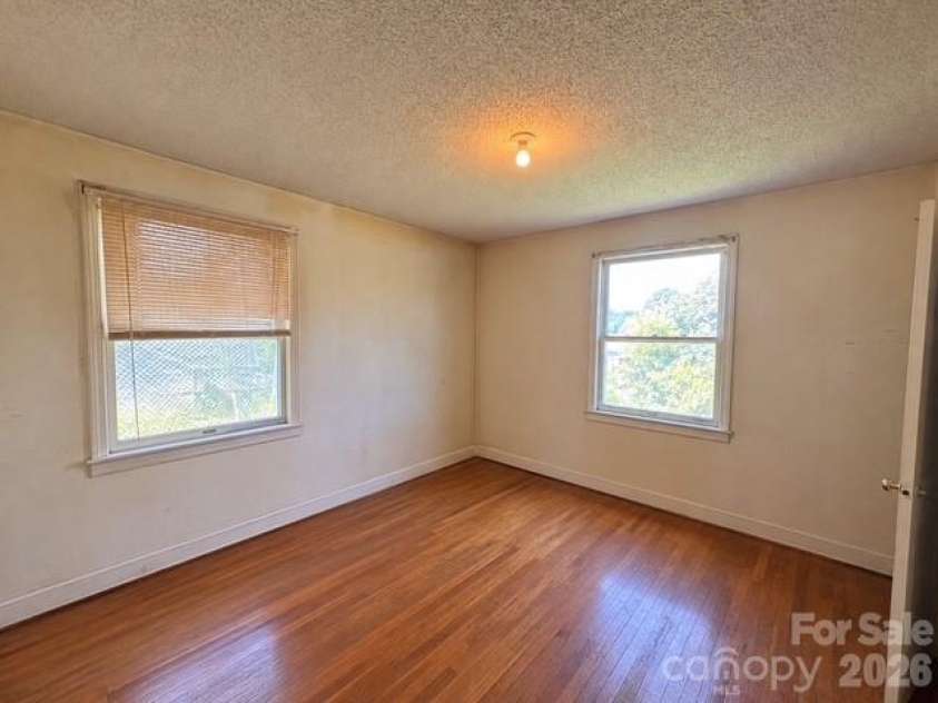 131 Wyatt Street, Asheville, NC 28803.  MLS# CAR4426449, YatesRealty ID 51866. 