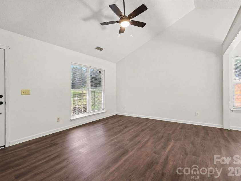 5718 Kirkdale Court, Charlotte, NC 28208.  MLS# CAR4424775, YatesRealty ID 51868. 