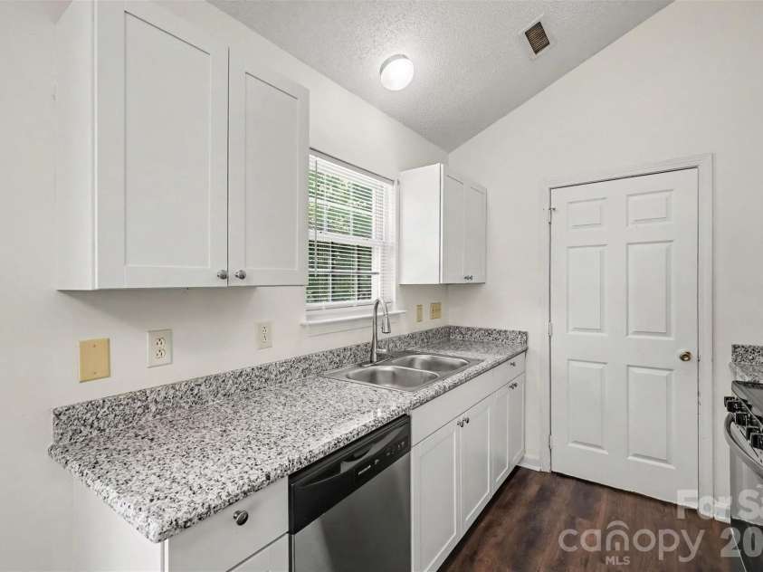 5718 Kirkdale Court, Charlotte, NC 28208.  MLS# CAR4424775, YatesRealty ID 51868. 