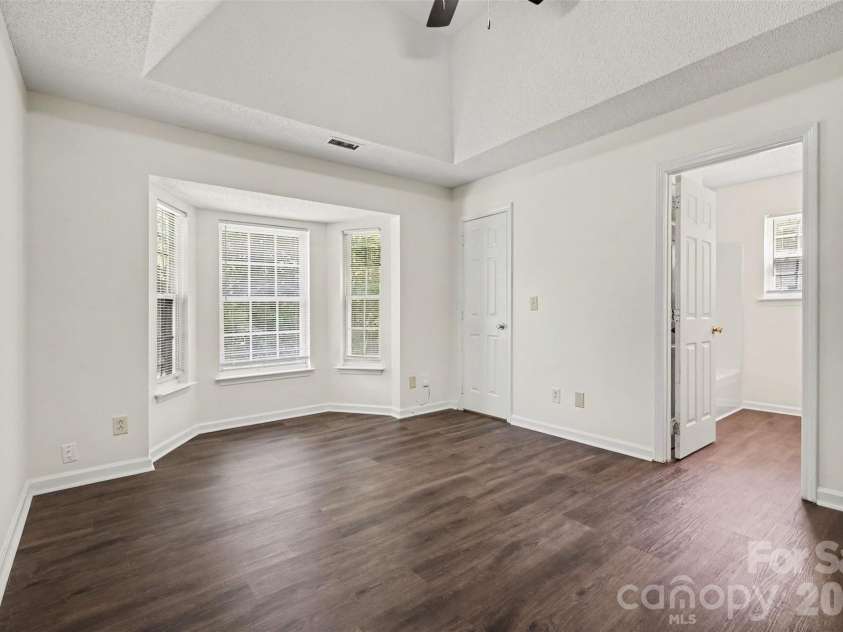 5718 Kirkdale Court, Charlotte, NC 28208.  MLS# CAR4424775, YatesRealty ID 51868. 