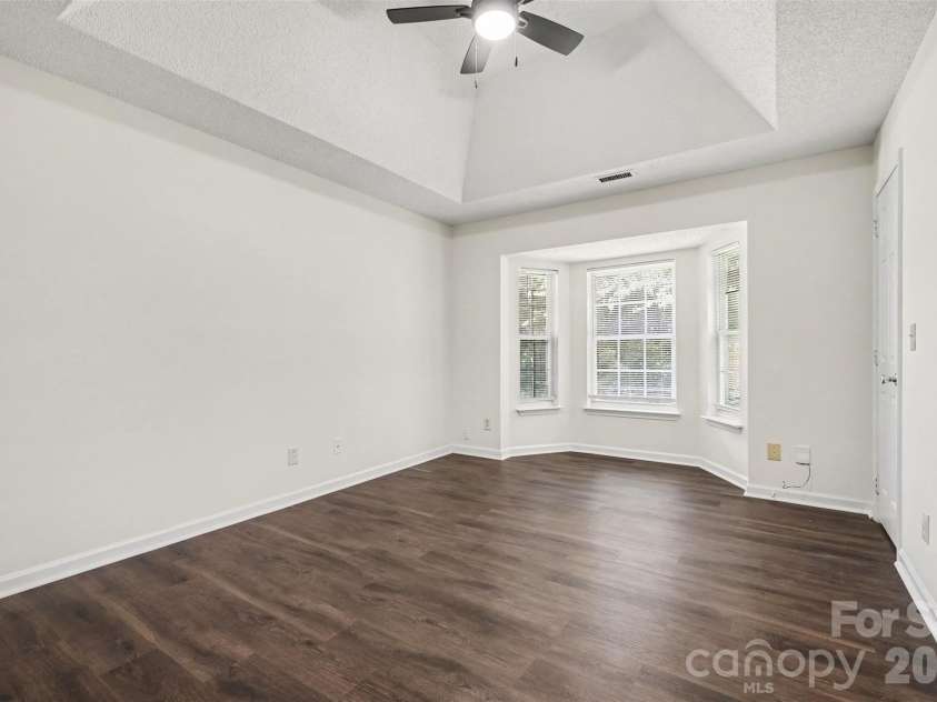 5718 Kirkdale Court, Charlotte, NC 28208.  MLS# CAR4424775, YatesRealty ID 51868. 
