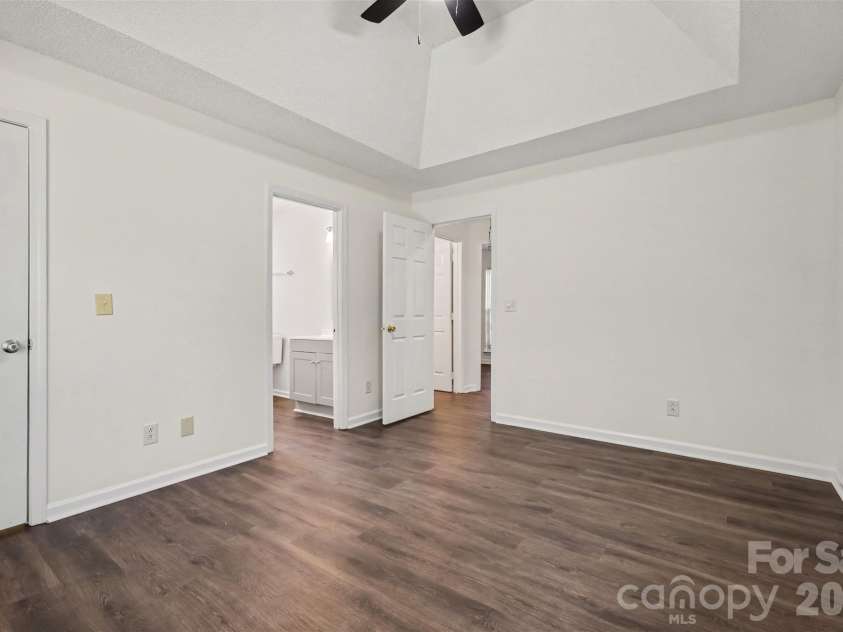 5718 Kirkdale Court, Charlotte, NC 28208.  MLS# CAR4424775, YatesRealty ID 51868. 