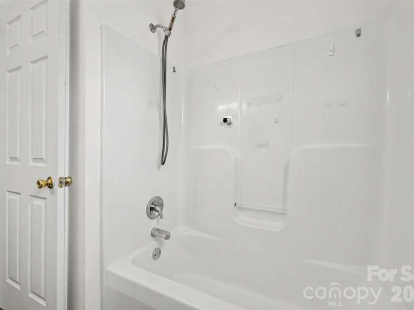 5718 Kirkdale Court, Charlotte, NC 28208.  MLS# CAR4424775, YatesRealty ID 51868. 