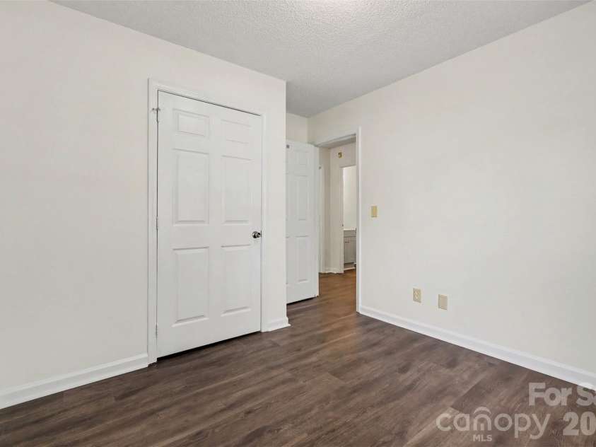 5718 Kirkdale Court, Charlotte, NC 28208.  MLS# CAR4424775, YatesRealty ID 51868. 