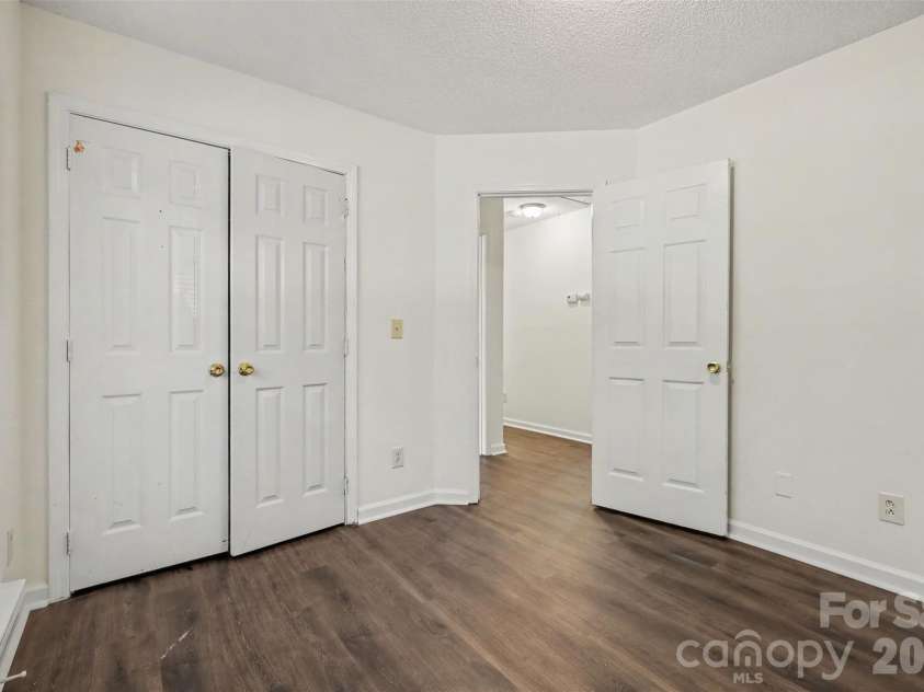 5718 Kirkdale Court, Charlotte, NC 28208.  MLS# CAR4424775, YatesRealty ID 51868. 