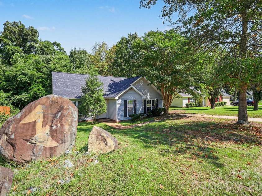 5718 Kirkdale Court, Charlotte, NC 28208.  MLS# CAR4424775, YatesRealty ID 51868. 