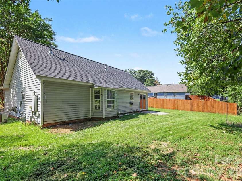 5718 Kirkdale Court, Charlotte, NC 28208.  MLS# CAR4424775, YatesRealty ID 51868. 