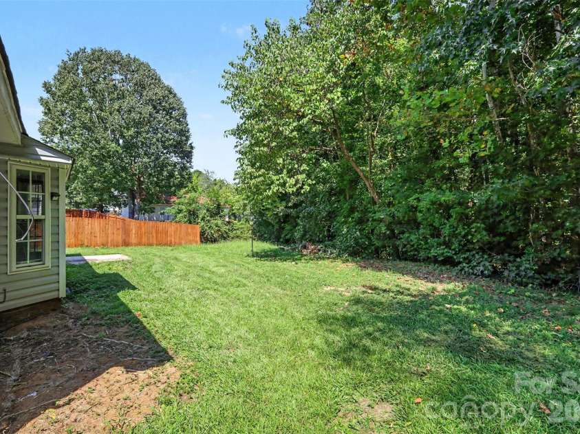 5718 Kirkdale Court, Charlotte, NC 28208.  MLS# CAR4424775, YatesRealty ID 51868. 